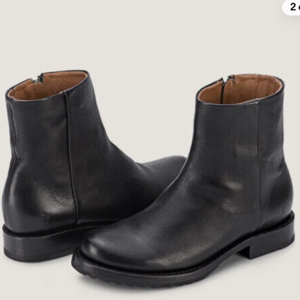 Frye Veronica Inside Zip Ankle Black Black Distressed Booties Wome size  6 new